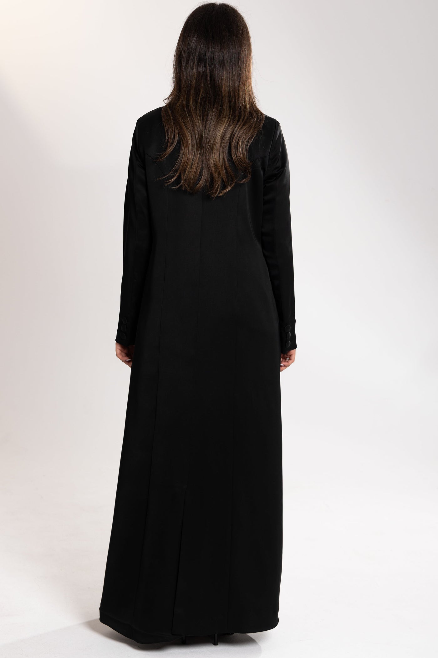 Elegant back view of Esme Abaya qatar long gown 