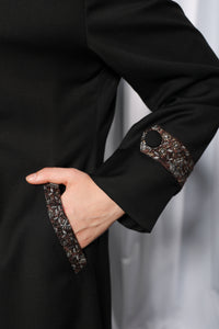 Close up of structured collar detail on Chic Collared abaya