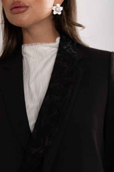 elegant collar details of esme abaya qatar 