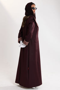 side shot of Esme Abaya in refined modest style Qatar