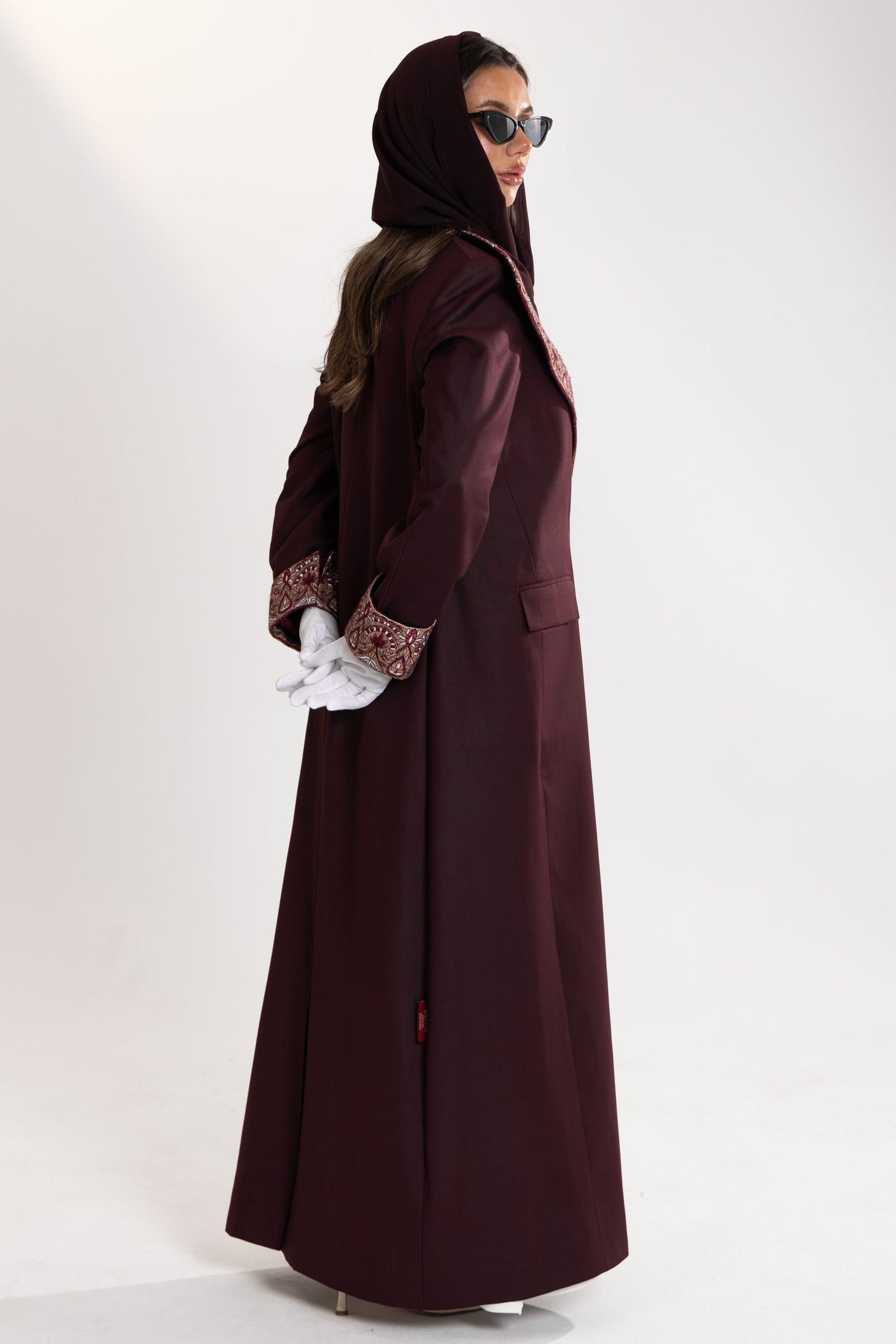 side shot of Esme Abaya in refined modest style Qatar