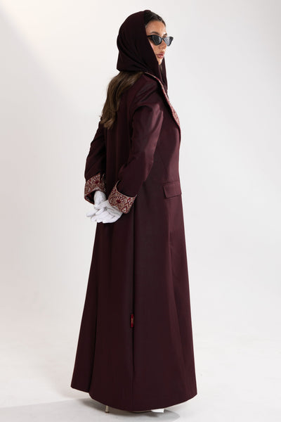 side shot of Esme Abaya in refined modest style Qatar