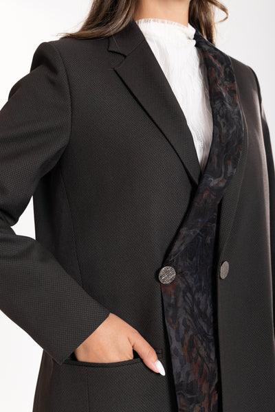 Woman wearing Esme Abaya tailored blazer with pockets