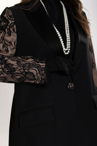 Lace-detailed abaya by Esme Abaya, elegant modest fashion Qatar